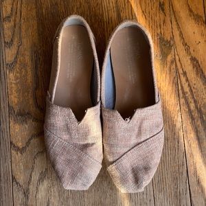Pinkish Tan Toms